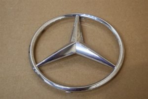 NEW GENUINE Emblem New genuine Mercedes-Benz A000817211664