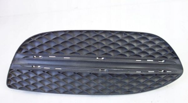 NEW GENUINE MERCEDES BENZ C CLASS W205 FRONT BUMPER COVER TRIM RIGHT O/S A2058851223