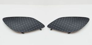 NEW GENUINE MERCEDES MB CLA250 FRONT BUMPER FOG LIGHT GRILL PAIR SET