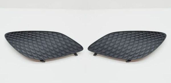 NEW GENUINE MERCEDES MB CLA250 FRONT BUMPER FOG LIGHT GRILL PAIR SET