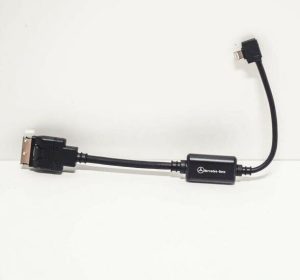 NEW GENUINE MERCEDES-BENZ C CLA GLA APPLE IPHONE MEDIA CABLE JACK A0038270904