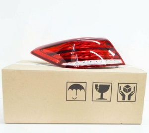 NEW GENUINE MERCEDES MB E-CLASS C207 COUPE REAR TAIL LIGHT LEFT N/S A2079063300