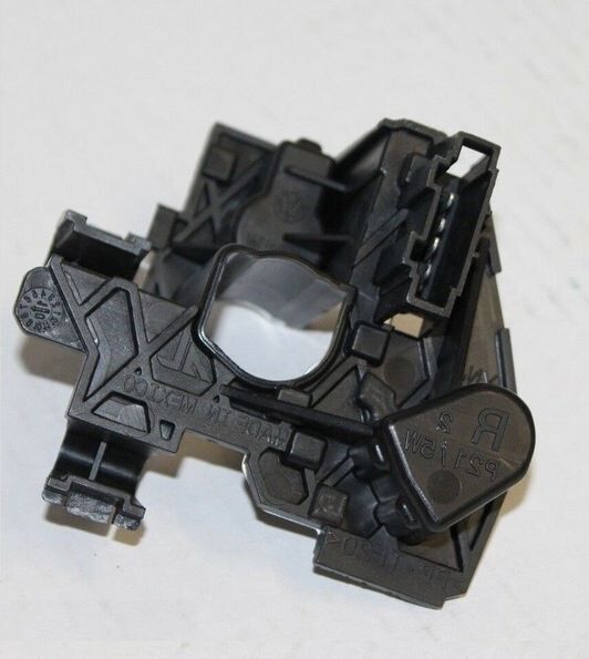 NEW GENUINE VW JETTA 11-14 OUTER TAIL LIGHT BULB CARRIER RIGHT O/S 5C6945258 - Image 2