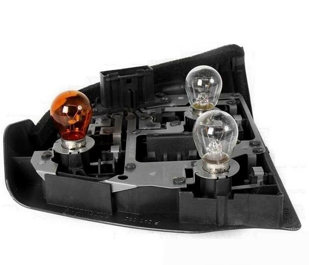 BMW NEW GENUINE 3 E46 SEDAN 2001/09 - 2007 REAR HEADLIGHT BULB SOCKET TITAN LEFT 63217165953 - Image 3