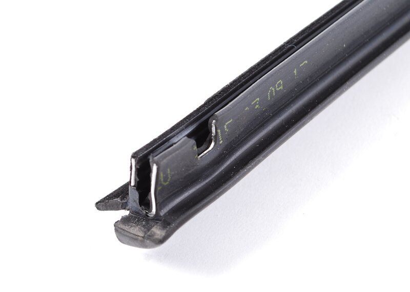 NEW GENUINE BMW 3 SERIES E46 COUPE WINDOW SEAL TRIM MATTE BLACK LEFT N/S 51328227625 - Image 3