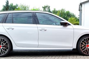 Black Gloss Performance Side skirts addons / Blades / diffusers / sill covers with Wing For Skoda Octavia RS NX 2020+