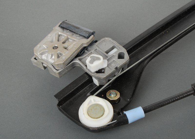 NEW GENUINE VW GOLF MK4 FRONT LEFT N/S SIDE 2 DOOR WINDOW REGULATOR LHD 1J3837461H - Image 4