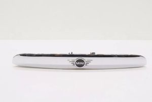 NEW GENUINE  MINI COOPER F55 REAR LIFTGATE MOLDING W/ KEY BUTTON OEM 51137489757