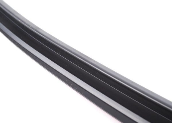 NEW GENUINE BMW 3 SERIES E93 CONVERTIBLE FRONT WINDSHIELD SEAL 51317150646 - Image 2