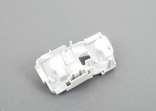 AUDI NEW A4 B7 AVANT 04-08 REAR N/S LEFT INNER TAIL LIGHT BULB SOCKET 8E9945257D - Image 3
