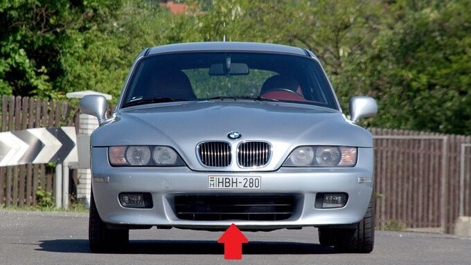 BMW NEW GENUINE Z3 95-03 FRONT BUMPER LOWER CENTER GRILLE 51118399335 - Image 3