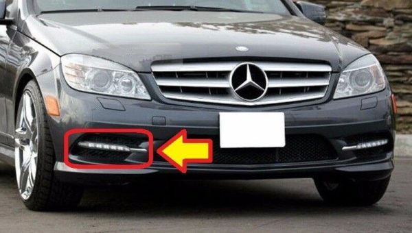 NEW GENUINE MERCEDES BENZ MB C W204 AMG FRONT RIGHT O/S FOG DRL LIGHT GRILL A2048850753 - Image 2