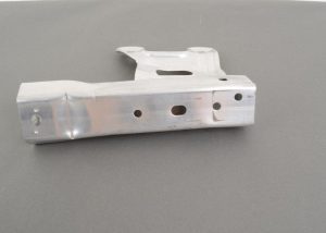 NEW GENUINE BMW 1 2 3 4 SERIES FRONT BUMPER CRASH BAR RIGHT BRACKET 51118051190