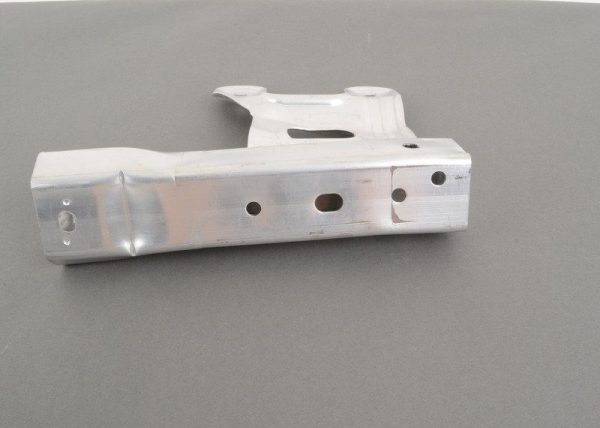 NEW GENUINE BMW 1 2 3 4 SERIES FRONT BUMPER CRASH BAR RIGHT BRACKET 51118051190