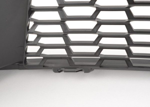 NEW GENUINE BMW 6 SERIES F06 F12 F13 M SPORT FRONT BUMPER LOWER CENTER GRILL 51118050345 - Image 2