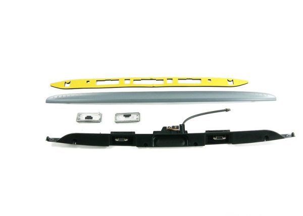 Genuine BMW E46 Touring Trunk lid handle grip. With key button and license plate lighting - Image 2