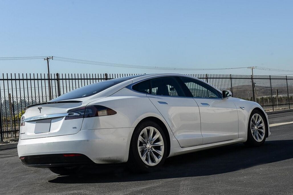 Trunk Spoiler suitable for Tesla Model S (2012-up) Real Carbon - Image 11