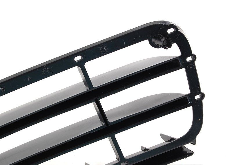 BMW NEW GENUINE Z3 95-03 FRONT BUMPER LOWER CENTER GRILLE 51118399335 - Image 6