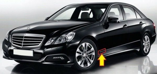 NEW GENUINE MERCEDES E CLASS W212 FRONT FENDER LOWER CHROME MOLDING LEFT N/S A2126904382 - Image 3