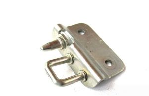NEW GENUINE MERCEDES BENZ SPRINTER W906 REAR DOOR LOCK STRIKER A9067400032
