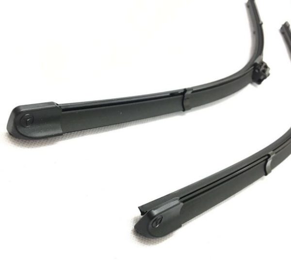 NEW GENUINE MERCEDES BENZ C CLASS W205 WIPER BLADE SET LEFT+RIGHT A2058205800 - Image 3