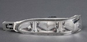 NEW GENUINE MERCEDES M GL CLASS W164 WING MIRROR TURN INDICATOR LAMP LEFT N/S A1648200521