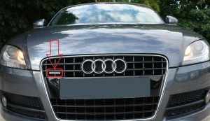 NEW GENUINE AUDI TT TTS 07-10 FRONT CENTER GRILLE QUATTRO INSCRIPTION BADGE 8J08537362ZZ