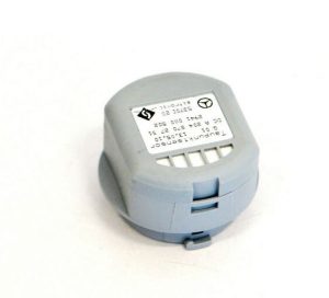 NEW GENUINE MERCEDES-BENZ C-CLASS W204 AC TEMP HUMIDITY SENSOR A2048702751