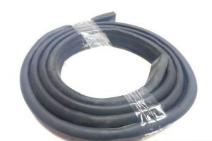 NEW GENUINE MERCEDES BENZ M CLASS W164 ENGINE HOOD RUBBER SEAL A1648890198
