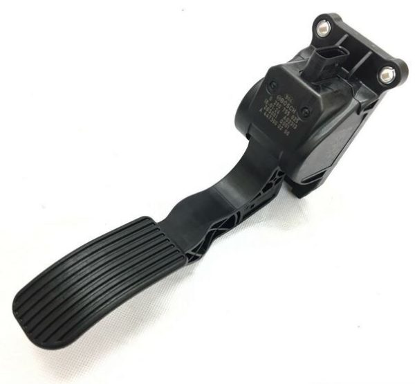 NEW GENUINE MERCEDES BENZ VITO W447 ACCELERATOR PEDAL A4473000200