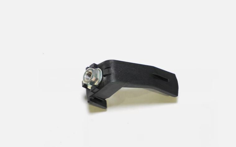 NEW GENUINE AUDI A1 2011-2016 REAR TAIL LIGHT BRACKET SUPPORT ELEMENT 8X0945567