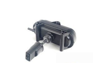 NEW GENUINE MERCEDES MB W123 C123 DOOR LOCK VACUUM ACTUATOR RIGHT A0008006975