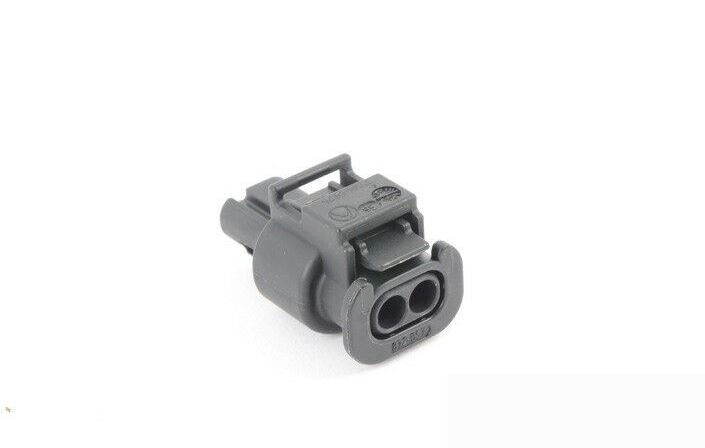 NEW GENUINE MERCEDES BENZ C CLASS W204 LED DRL LIGHT CONNECT PLUG A2115451328 - Image 3