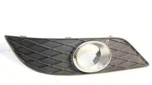 NEW GENUINE MERCEDES BENZ B CLASS W245 FRONT BUMPER FOG LIGHT COVER RIGHT O/S A1698852822