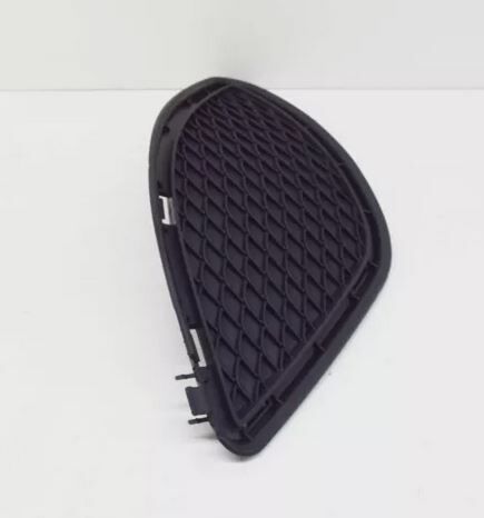 NEW GENUINE MERCEDES BENZ CLA W117 FRONT BUMPER FOG LIGHT COVER GRILL LEFT N/S A1178850322