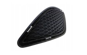 NEW GENUINE MERCEDES BENZ CLA W117 FRONT BUMPER FOG LIGHT COVER GRILL RIGHT O/S A1178850422