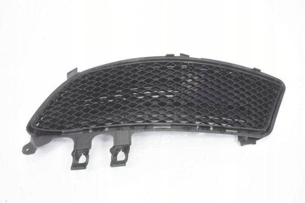 NEW GENUINE MERCEDES BENZ MB A W176 AMG FRONT BUMPER LOWER INNER GRILLE RIGHT A1768851622