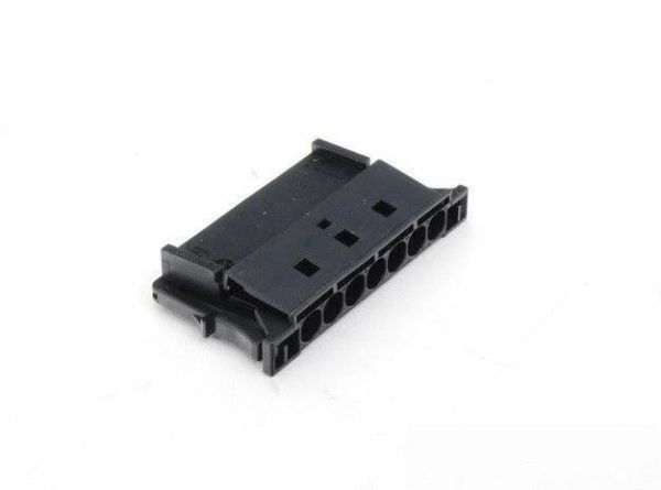 NEW MERCEDES C W204 TAIL LIGHT BULB HOLDER AND SUPPORT CONNECT PLUG LEFT N/S - Image 4