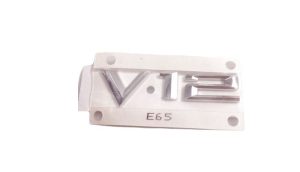 NEW GENUINE BMW E65 E66 E67 Front Wing V12 Badge Logo Right 51147033256