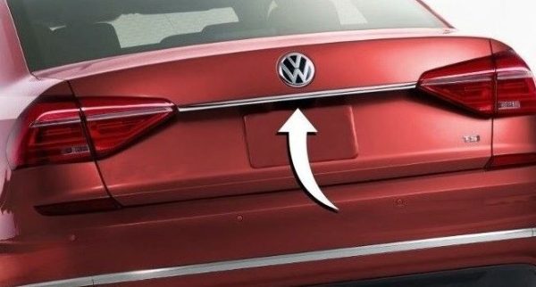 NEW GENUINE VW PASSAT 2015-2018 R LINE TRUNK UPPER CHROME MOLDING TRIM 5618539552ZZ - Image 2