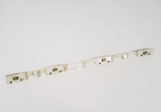 NEW GENUINE MERCEDES BENZ MB C W204 12-15 ROCKER MOLDING MOUNT BRACKET LEFT N/S A2046980162