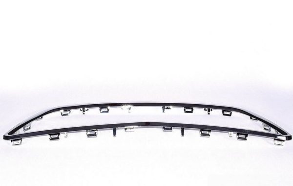 NEW GENUINE SEAT LEON FR 12-16 FRONT UPPER CENTER GRILL SURROUND CHROME TRIM 5F08546432ZZ - Image 3
