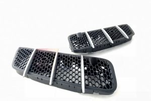 NEW GENUINE MERCEDES BENZ MB SL R230 FRONT ENGINE HOOD BONNET GRILL SET L+R