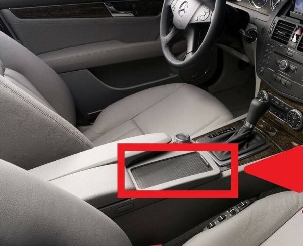 NEW GENUINE MERCEDES BENZ MB C W204 E W212 CENTER CONSOLE ROLLER BLIND COVER A20468076078N84 - Image 3