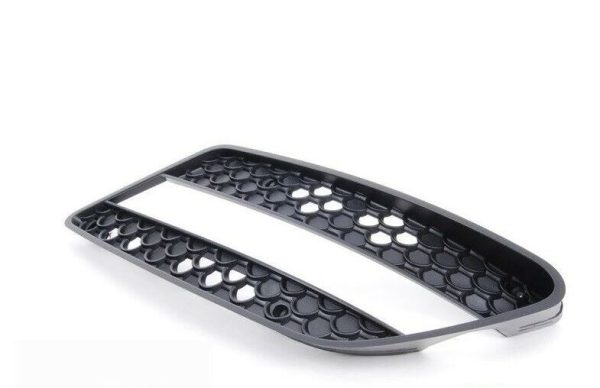 NEW GENUINE MERCEDES BENZ MB C W204 AMG FRONT RIGHT O/S FOG DRL LIGHT GRILL A2048850753