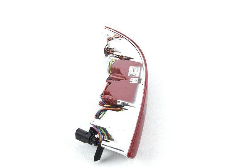 NEW GENUINE AUDI Q5 09-16 LOWER REAR TAIL LIGHT ASSEMBLY RIGHT O/S 8R0945096B - Image 4
