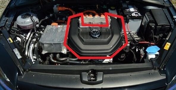 NEW GENUINE VW E-GOLF MK7 2013-2016 ENGINE COVER BLACK TRIM 5GE806441 - Image 4