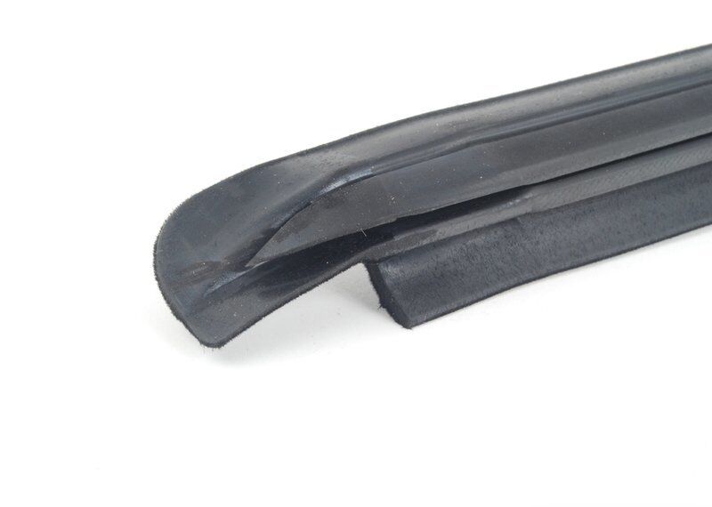 NEW GENUINE PORSCHE 996 CARRERA 986 BOXSTER DOOR OUTER SEALING SLOT LEFT N/S 99653708507 - Image 4