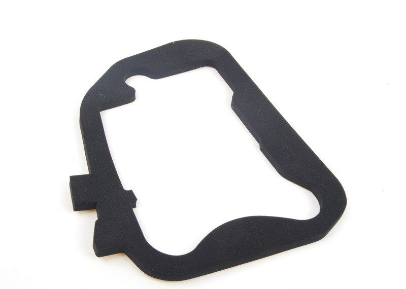 BMW GENUINE 1 SERIES E82 E88 TAIL LIGHT SEAL - RIGHT O/S 63217303320 - Image 3