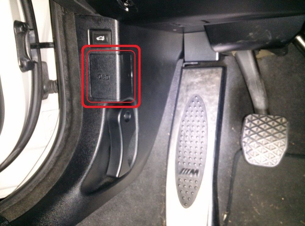 BMW GENUINE NEW E81 E82 E87 E88 E84 OBD COVER SOCKET BLACK ONLY FOR LHD 51437144966 - Image 2